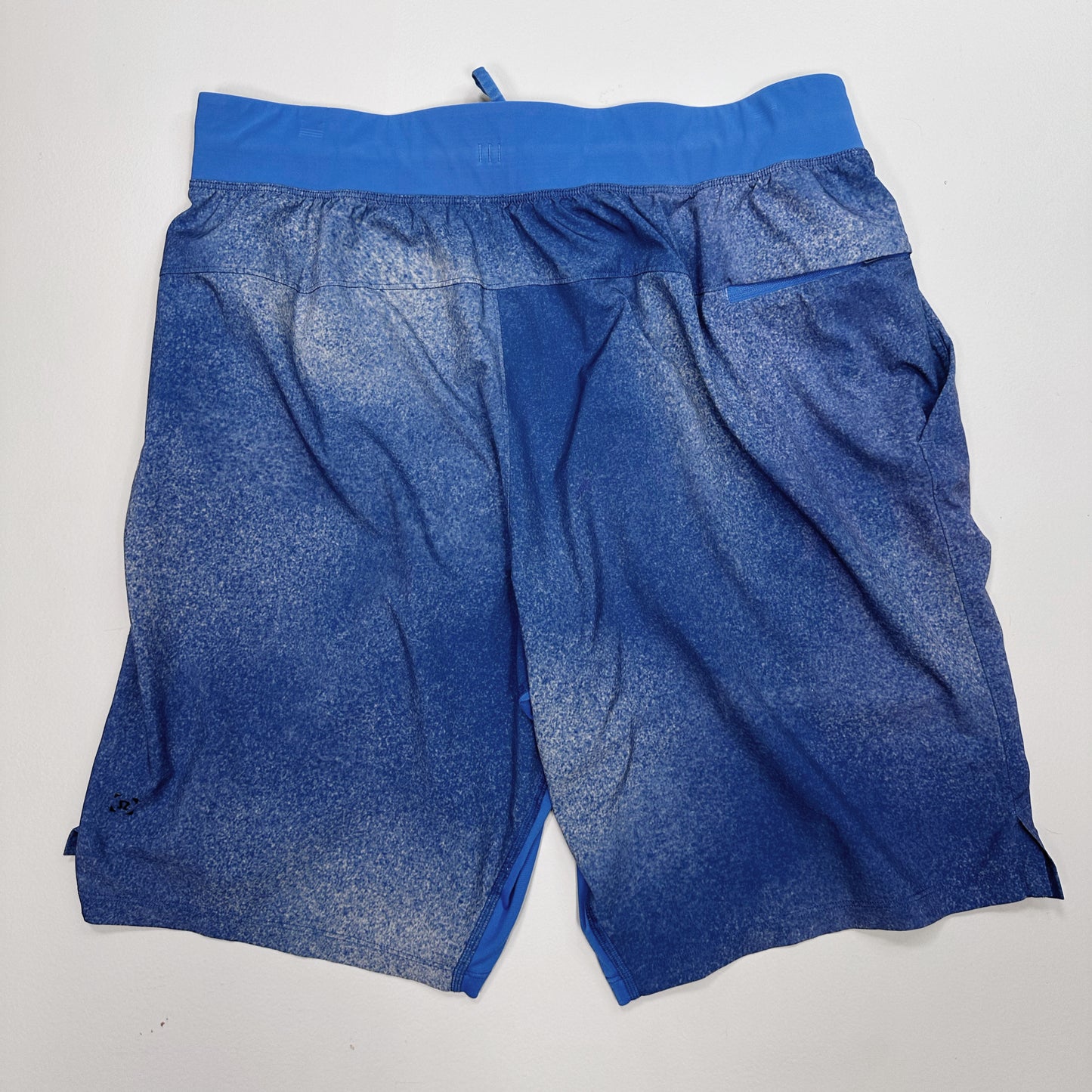 Lululemon Men's Blue Shorts - Size L