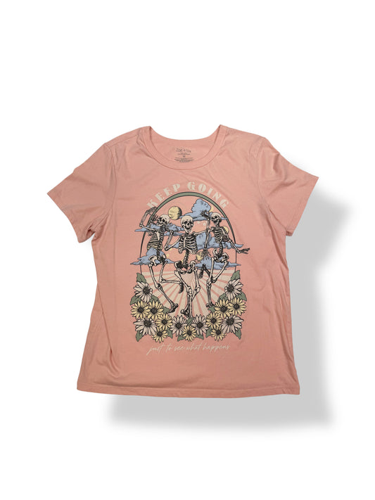 Zoe + Liv Graphic Tee- Size M